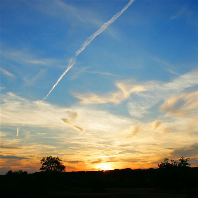 1024x1024 Cloud scape - yellow iPad Wallpaper