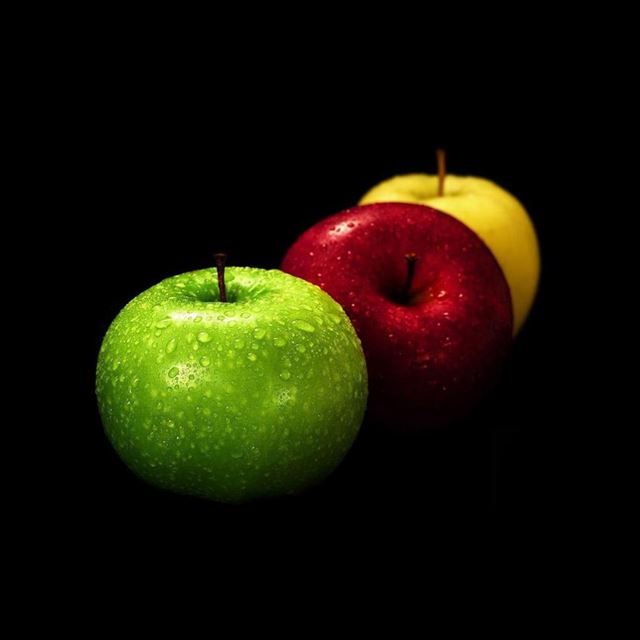 1024x1024 Colorful Apples - food iPad Wallpaper