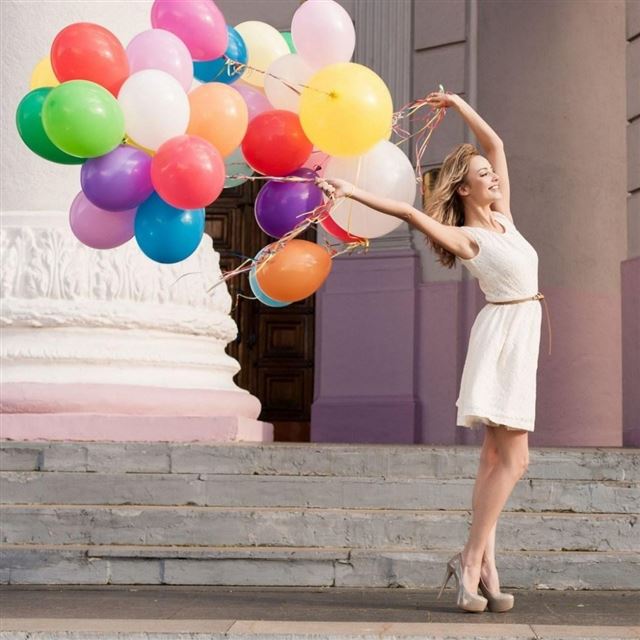 1024x1024 Mood Girl Blonde Balloons Colorful Smile Happy - happy iPad Wallpaper
