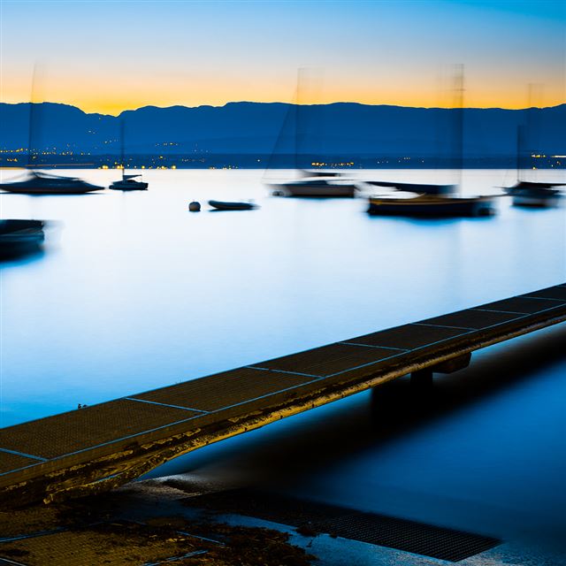 1024x1024 Long Dock - dock iPad Wallpaper