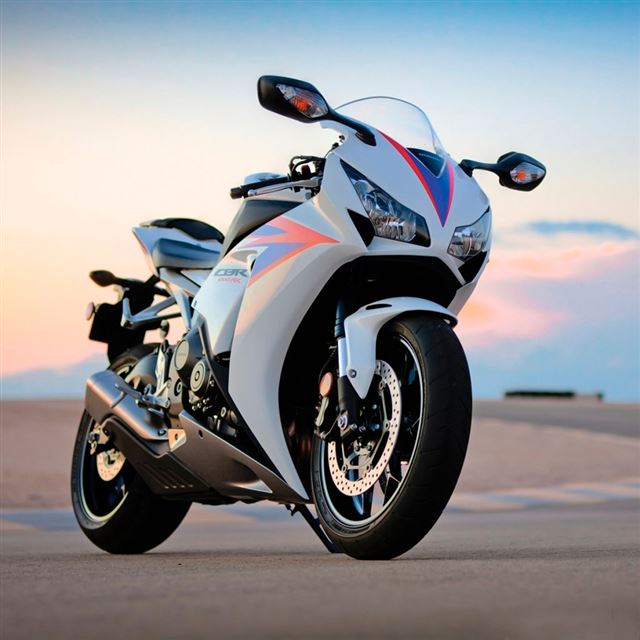1024x1024 Honda CBR - road iPad Wallpaper