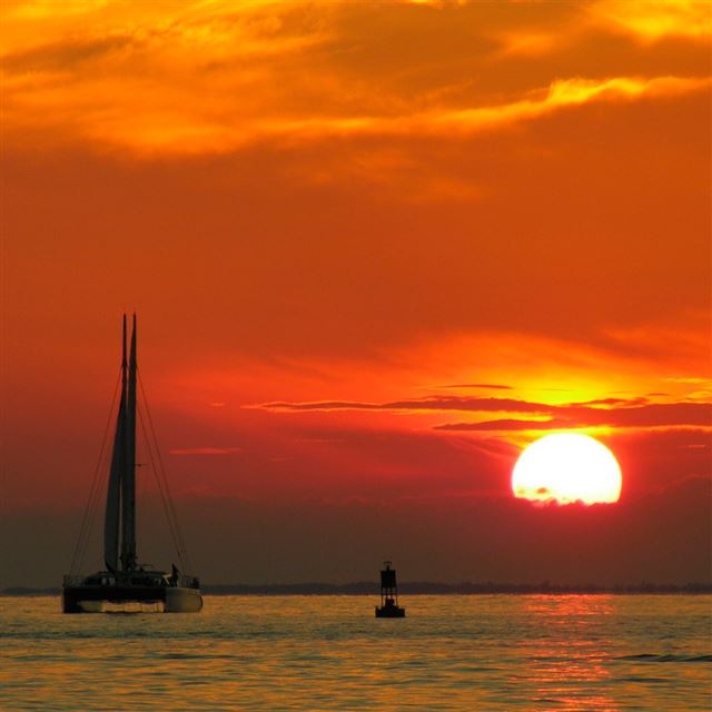 1024x1024 Catamaran - the ship iPad Wallpaper