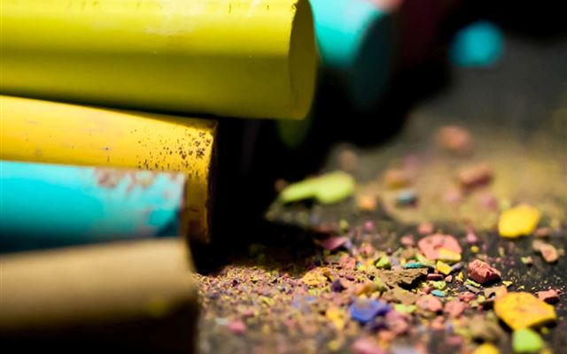 1024x1024 Colorful Chalk - chalk iPad Wallpaper