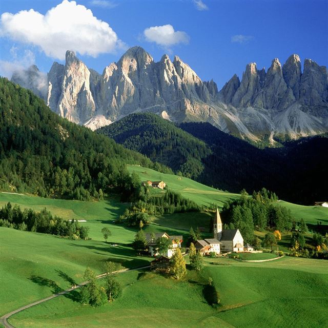 1024x1024 Val Di Funes - town iPad Wallpaper