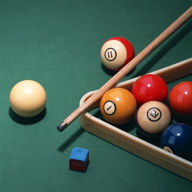 1024x1024 Pool Table - balls iPad Wallpaper