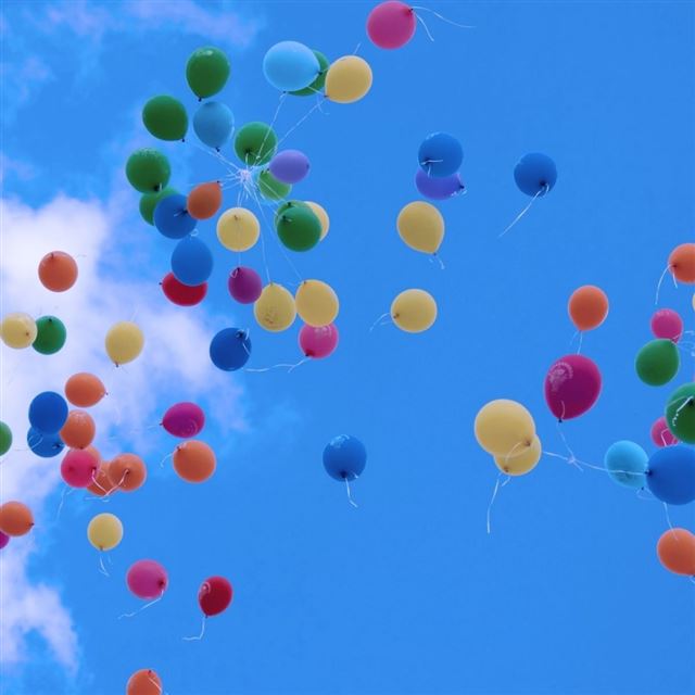1024x1024 Colorful Balloons In The Sky - purple iPad Wallpaper