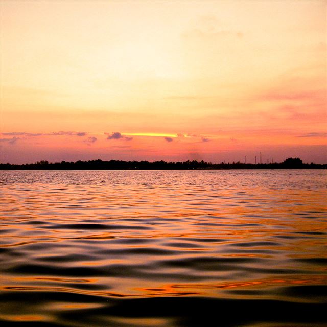 1024x1024 Nature Dusk Sea Surface - yellow iPad Wallpaper