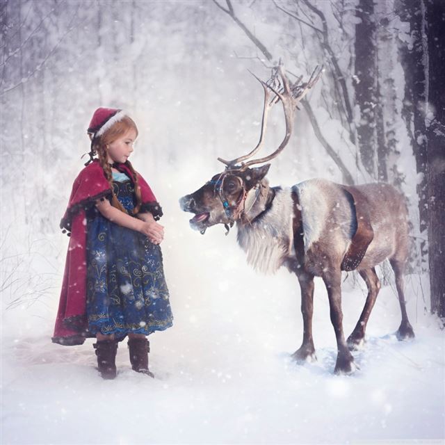 1024x1024 Christmas Elf And Reindeer - tree iPad Wallpaper