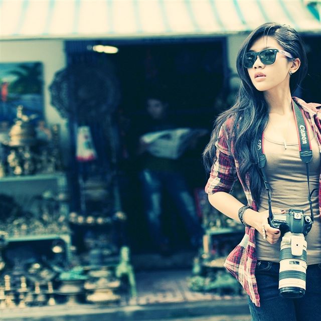 2048x2048 Female Photographer Canon - woman iPad Wallpaper