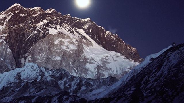 1024x1024 Wonderful Nepal Moonset Landscape - mountains iPad Wallpaper