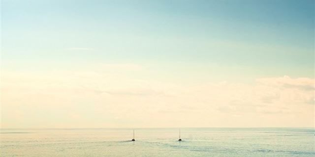 1024x1024 Ship On Wild Pure Broad Sea - ship iPad Wallpaper