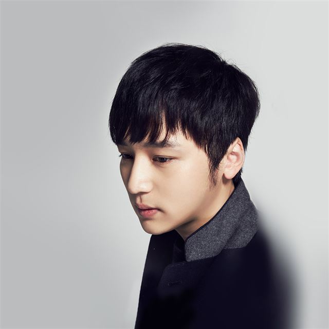1024x1024 Byun Yo Han Kpop Film Actor Star - kpop iPad Wallpaper
