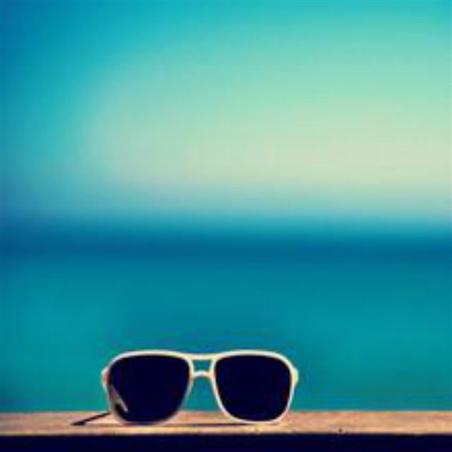 1024x1024 Summer Vacation Cool Sunglass Sky Blur View - view iPad Wallpaper
