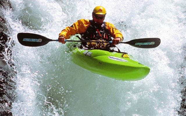 1024x1024 River Kayaking - river iPad Wallpaper