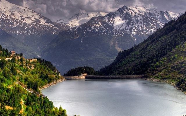 1024x1024 Mountain Dam Scenery Landscape - tree iPad Wallpaper