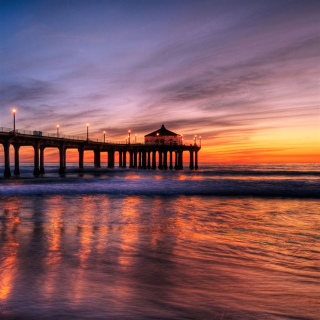 1024x1024 Manhattan Beach Pier - ocean iPad Wallpaper