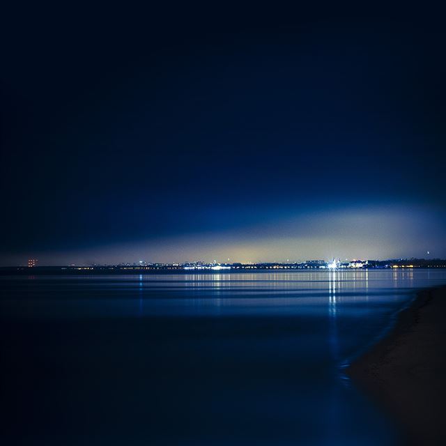 1024x1024 Lake City View Night Dark Nature Awesome - scenery iPad Wallpaper
