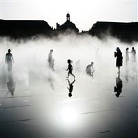 Nature Square Mirror Crowd Lively Scene wallpaper