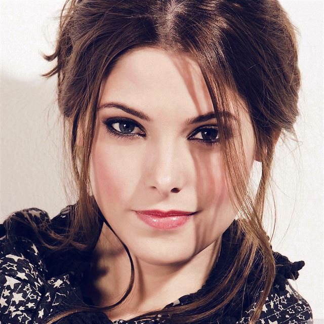 1024x1024 Ashley Greene Actress Film - girl iPad Wallpaper