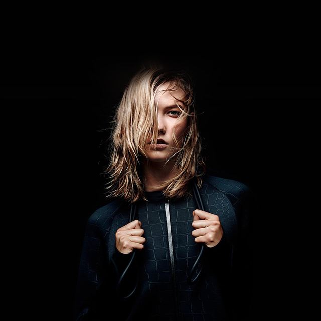 1024x1024 Karlie Kloss Dark Nike Model - model iPad Wallpaper