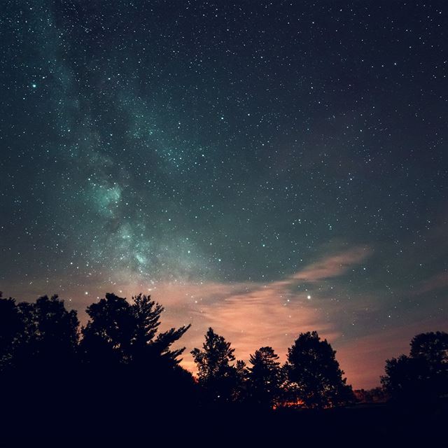 1024x1024 Sky Night Star Dark Mountain Cloud Green Blue -  iPad Wallpaper