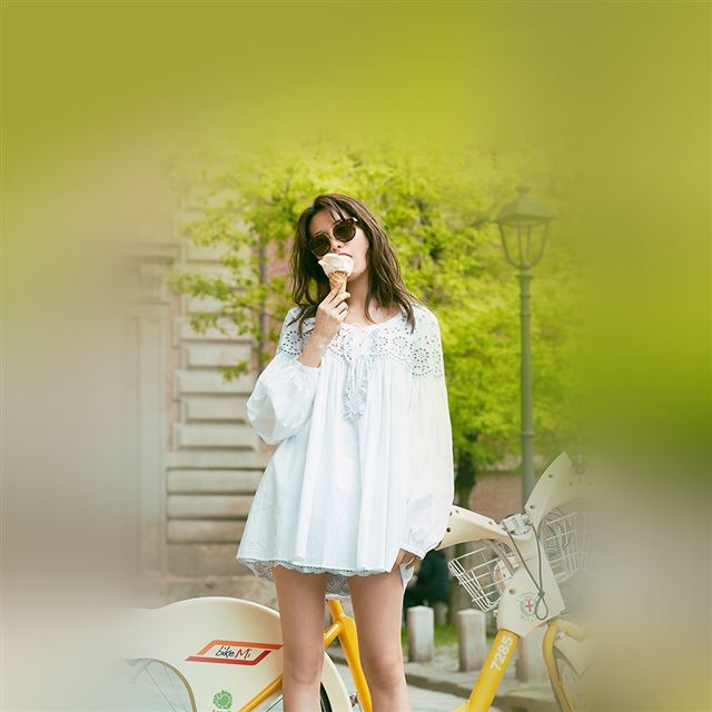 1024x1024 Kpop Girl Nana Icecream Spring Green - yellow iPad Wallpaper