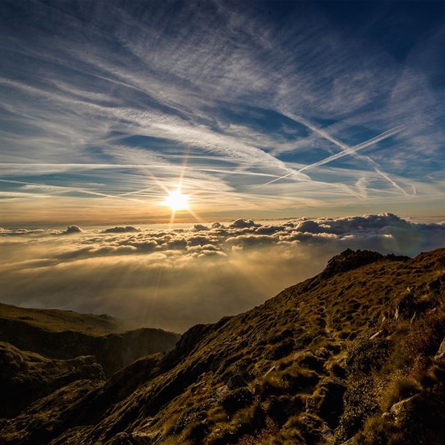 1024x1024 Morning Mountain Sky Nature Shine - yellow iPad Wallpaper