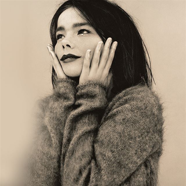 1024x1024 Bjork Artist Celebrity Music - music iPad Wallpaper