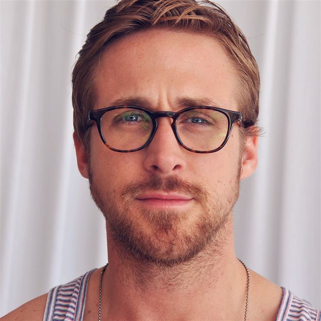 1024x1024 Ryan Gosling Actor Celebrity Lalaland - handsome iPad Wallpaper