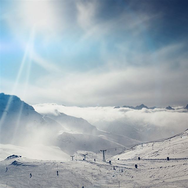 1024x1024 Snow Ski Winter Play Mountain Sunny Bokeh Flare Blue - sunny iPad Wallpaper