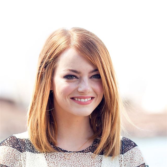 1024x1024 Emma Stone Smile Celebrity Film - star iPad Wallpaper