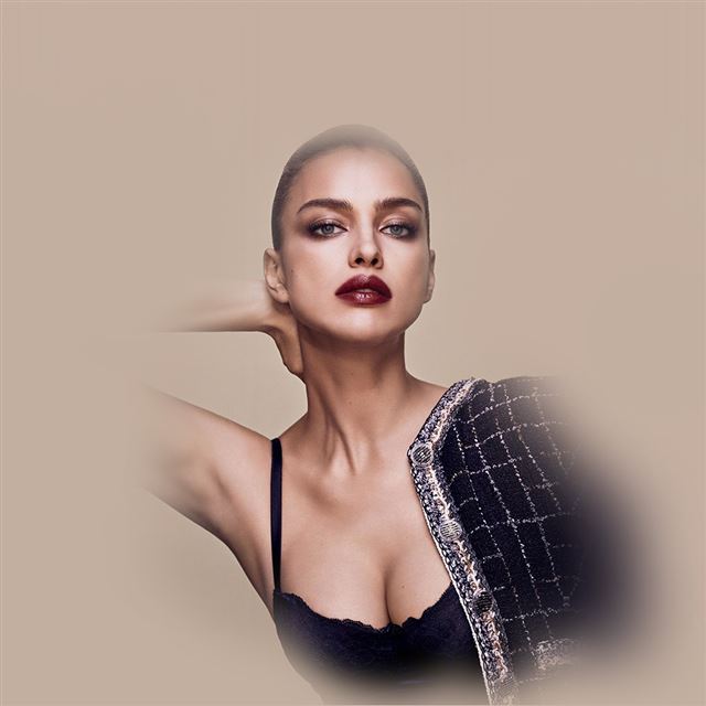 1024x1024 Irina Shayk Russia Magazine Model - photography iPad Wallpaper