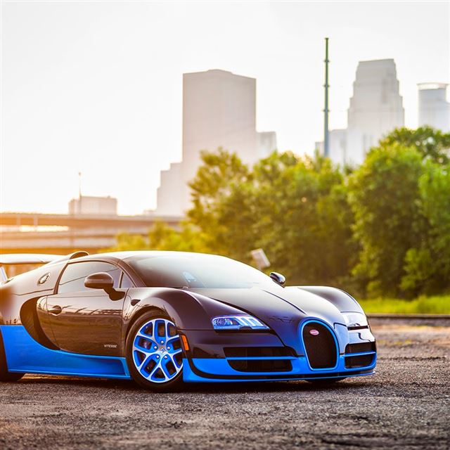 1024x1024 Bugatti Veyron Grand Blue Side View - view iPad Wallpaper