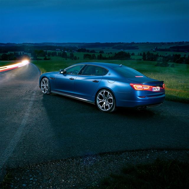 1024x1024 Maserati Quattroporte Novitec Blue Side View Excerpt - view iPad Wallpaper