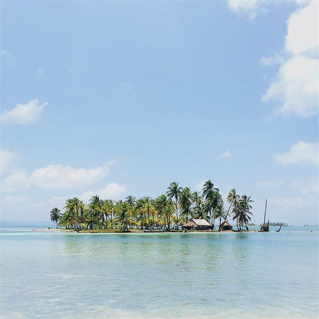 1024x1024 Island Summer Sea Beach Vacation Holiday - green iPad Wallpaper