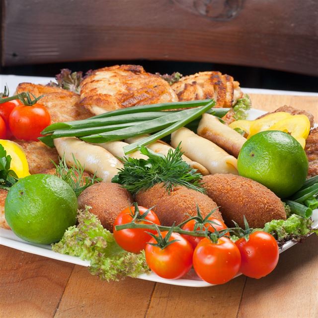 1024x1024 Meat Vegetables Dish Meatballs Tomato Lime Greens - yellow iPad Wallpaper