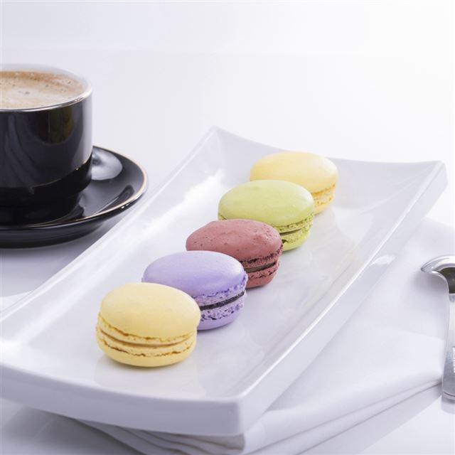 1024x1024 Macaroons Macaron Coffee Crockery - yellow iPad Wallpaper