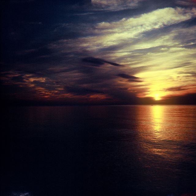 1024x1024 Sunset over Chicago - cyan iPad Wallpaper