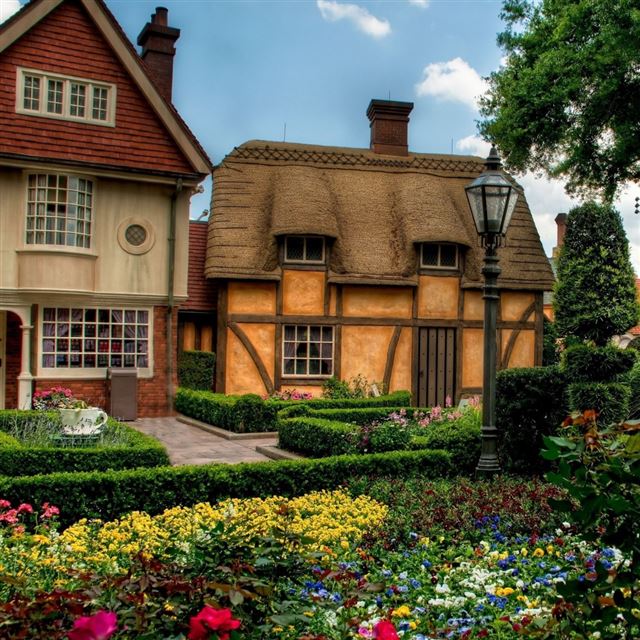 1024x1024 Flower bed houses - yellow iPad Wallpaper
