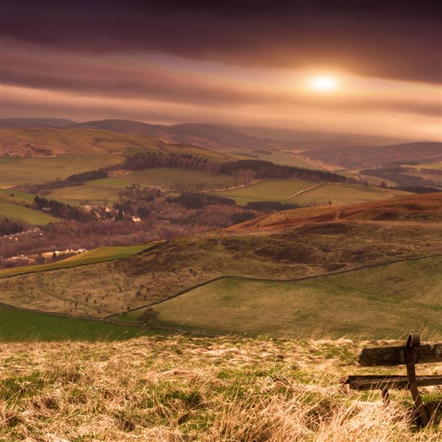 1024x1024 Scotland1 - orange iPad Wallpaper