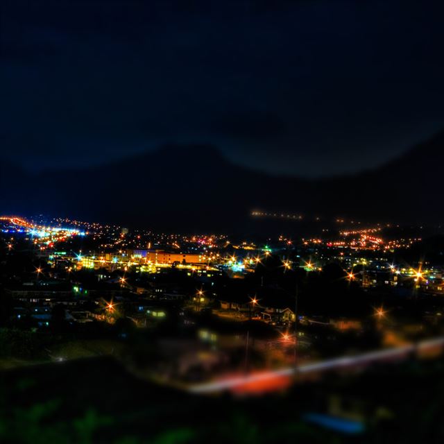 1024x1024 The lights of the night - lights iPad Wallpaper