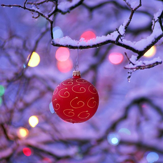 1024x1024 red Christmas ball - ball iPad Wallpaper