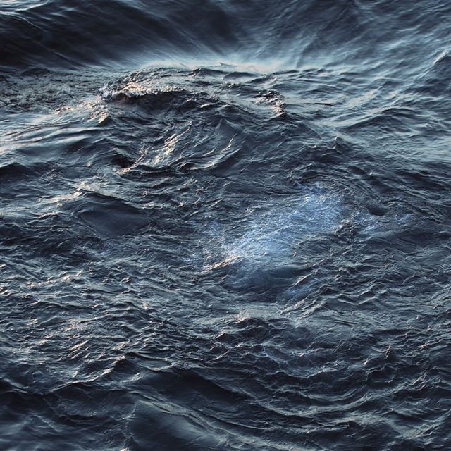 1024x1024 Sea Tide - gray iPad Wallpaper