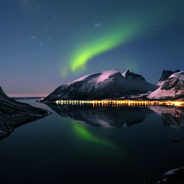 1024x1024 Aurora 7 - star iPad Wallpaper