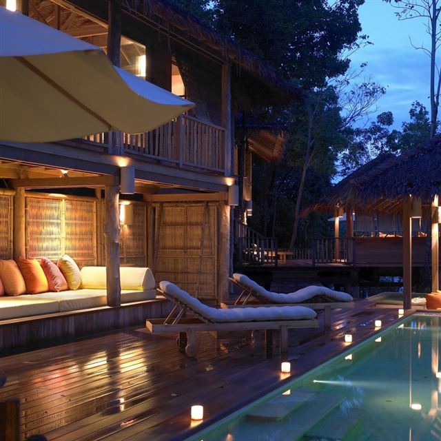 1024x1024 Luxury Resort 2 - tree iPad Wallpaper