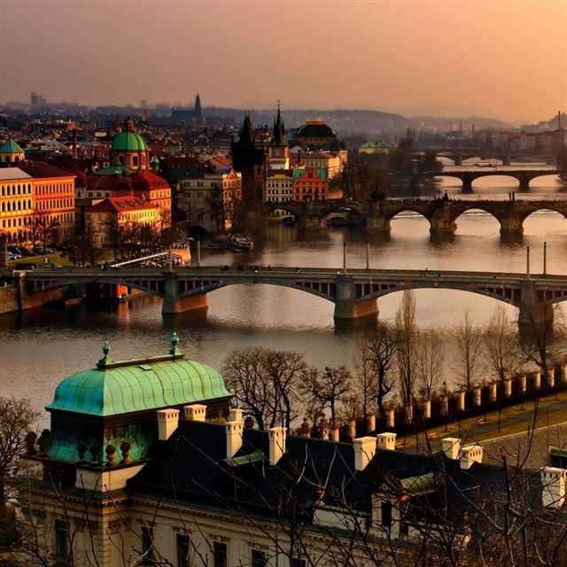 1024x1024 Prague - house iPad Wallpaper