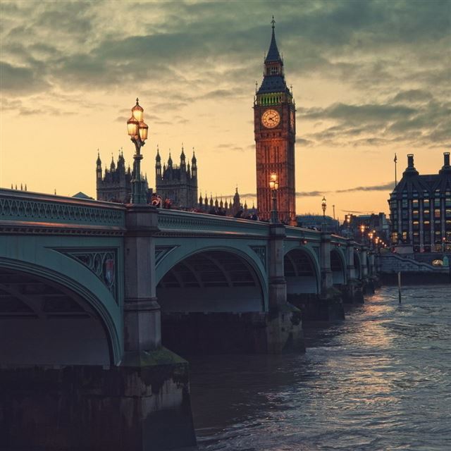 1024x1024 London At Dusk - orange iPad Wallpaper