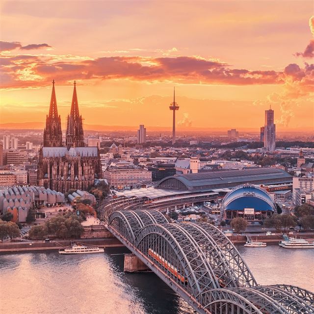 1024x1024 Cologne City - river iPad Wallpaper