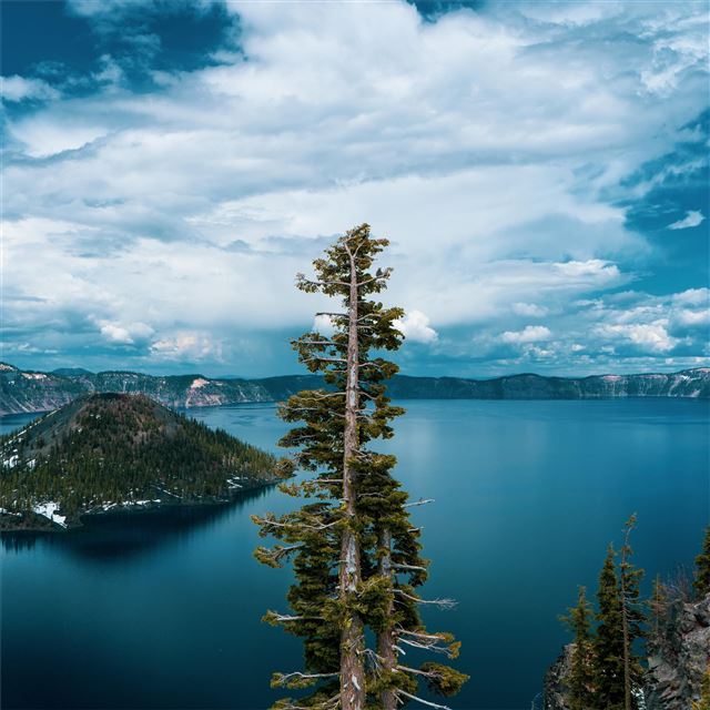 1024x1024 crater lake in oregon 5k - sky iPad Wallpaper