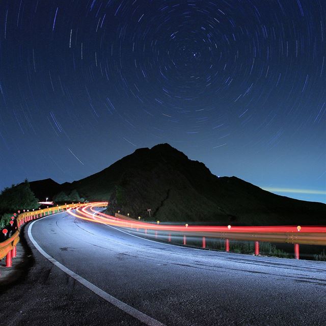 1024x1024 Speed Road - orange iPad Wallpaper